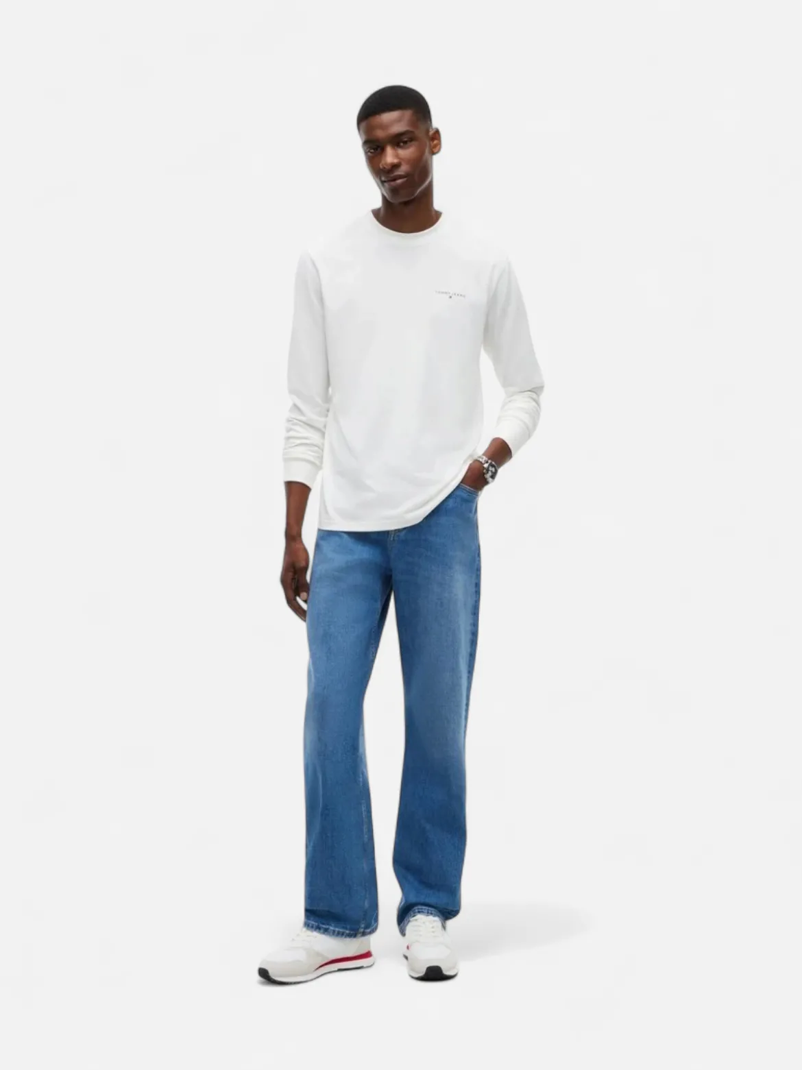 Tommy Jeans miesten pitkähihainen paita Slim Chest Linear LS Tee, luonnonvalkoinen