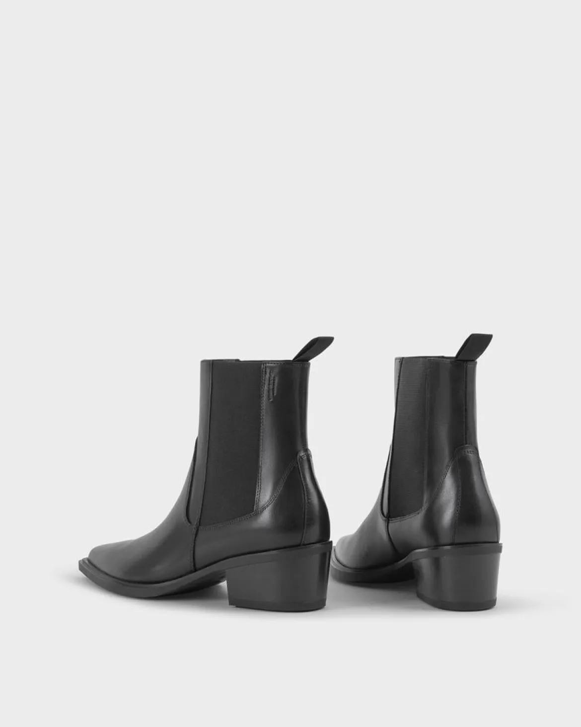 Vagabond naisten nilkkurit Kelsey Pointed Toe Chelsea Ankle Boot, musta