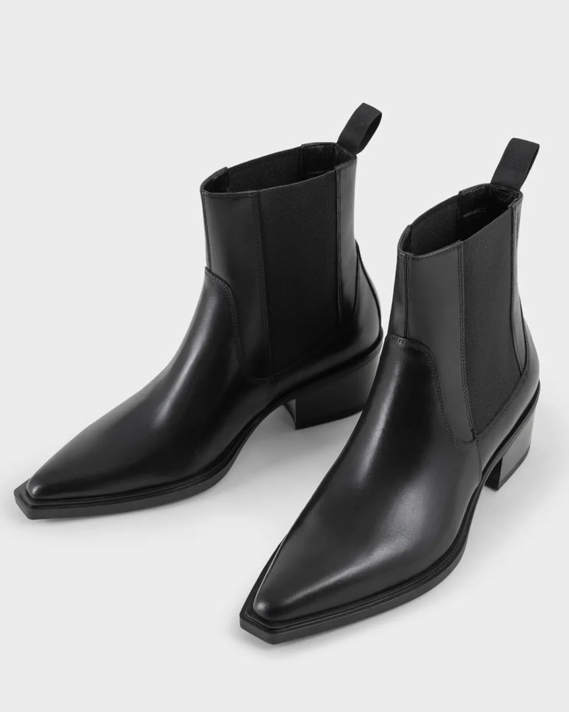 Vagabond naisten nilkkurit Kelsey Pointed Toe Chelsea Ankle Boot, musta
