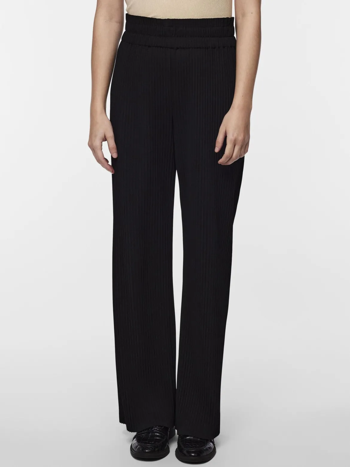 Y.A.S naisten housut YASALISA HW Pants, musta