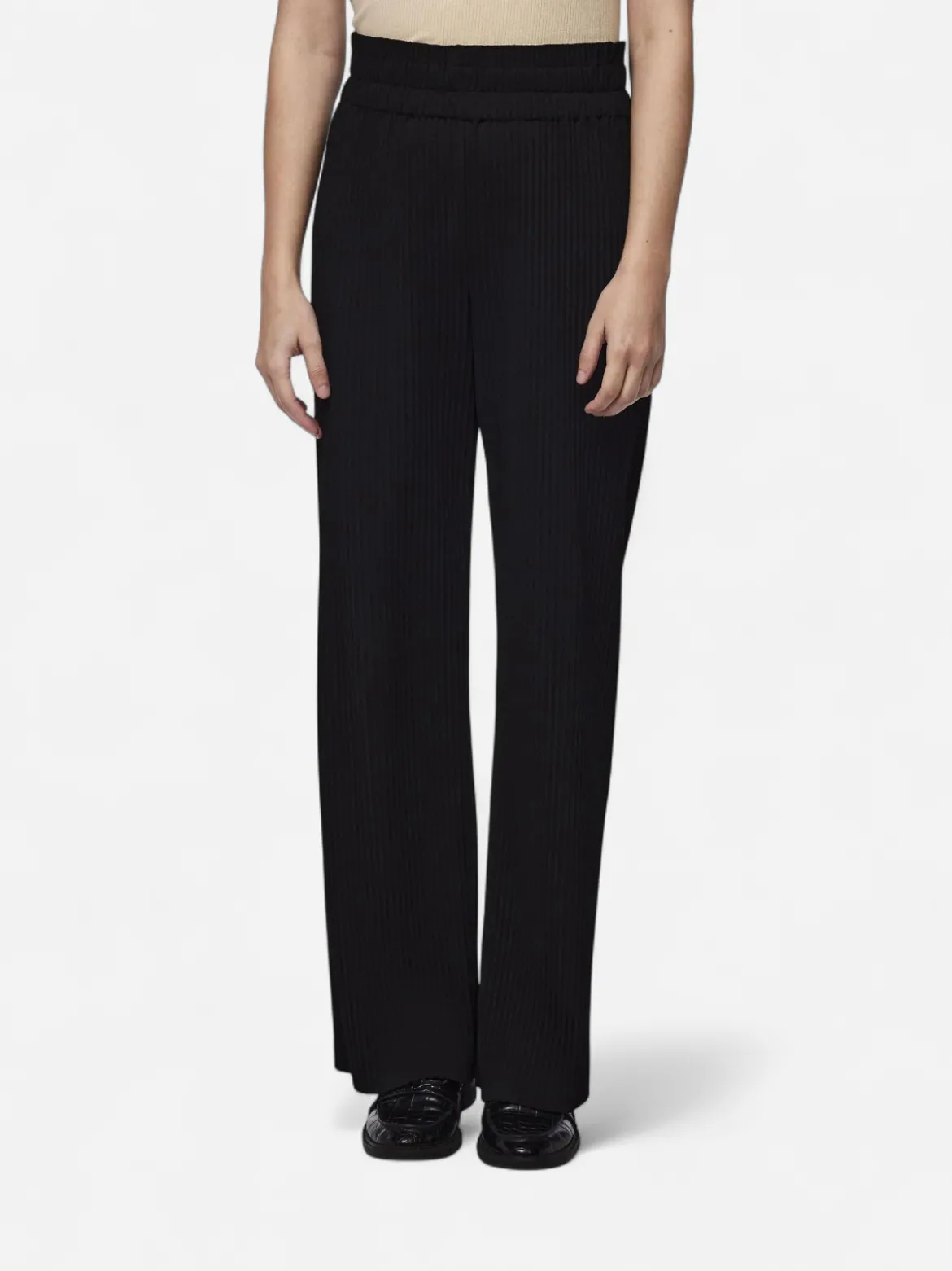 Y.A.S naisten housut YASALISA HW Pants, musta