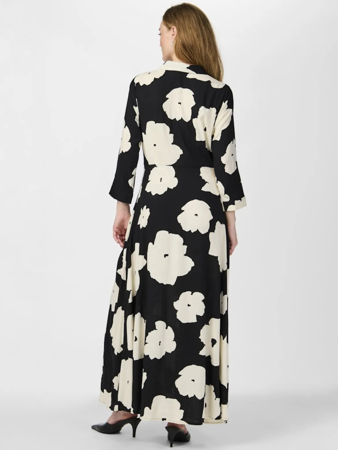 Y.A.S Naisten Maksimekko YASSAVANNA LONG SHIRT DRESS Black Mille