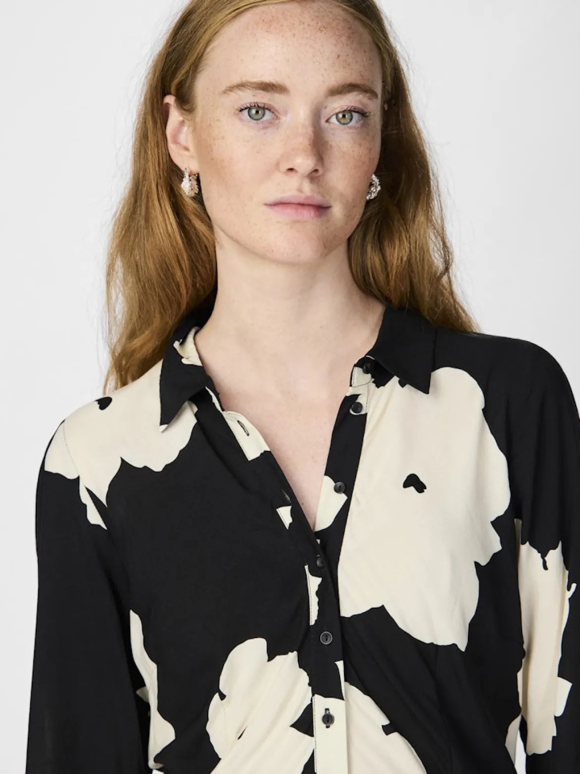 Y.A.S Naisten Maksimekko YASSAVANNA LONG SHIRT DRESS Black Mille