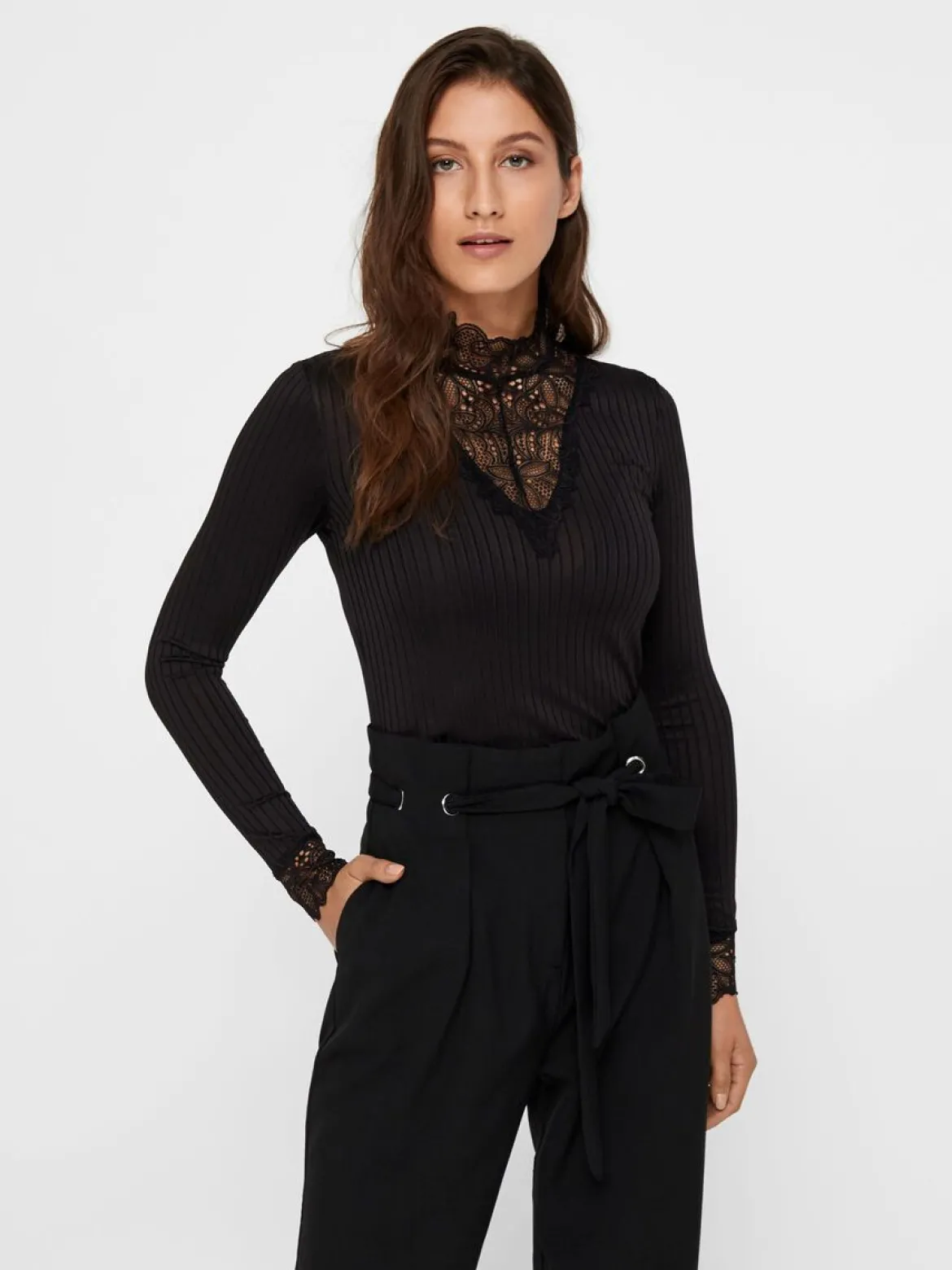 Y.A.S Naisten Pusero YASBLACE HIGHNECK TOP NOOS Musta